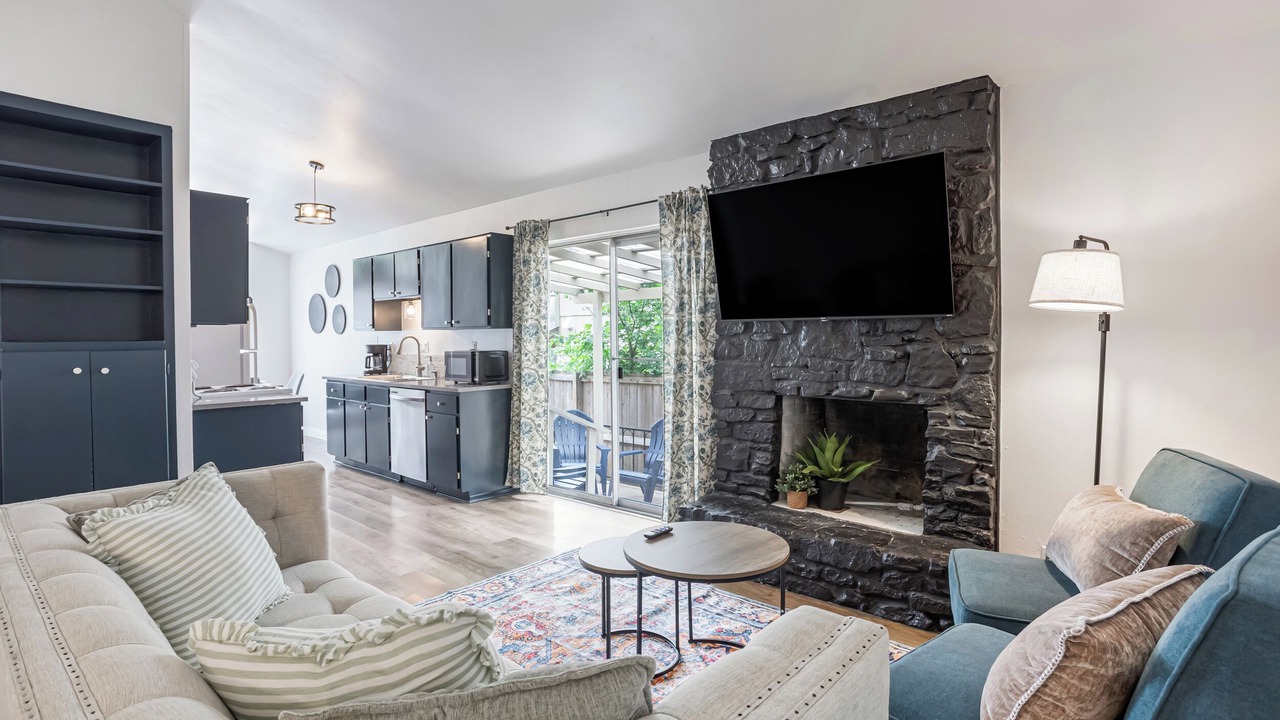 Photo of Livingroom in McNeil