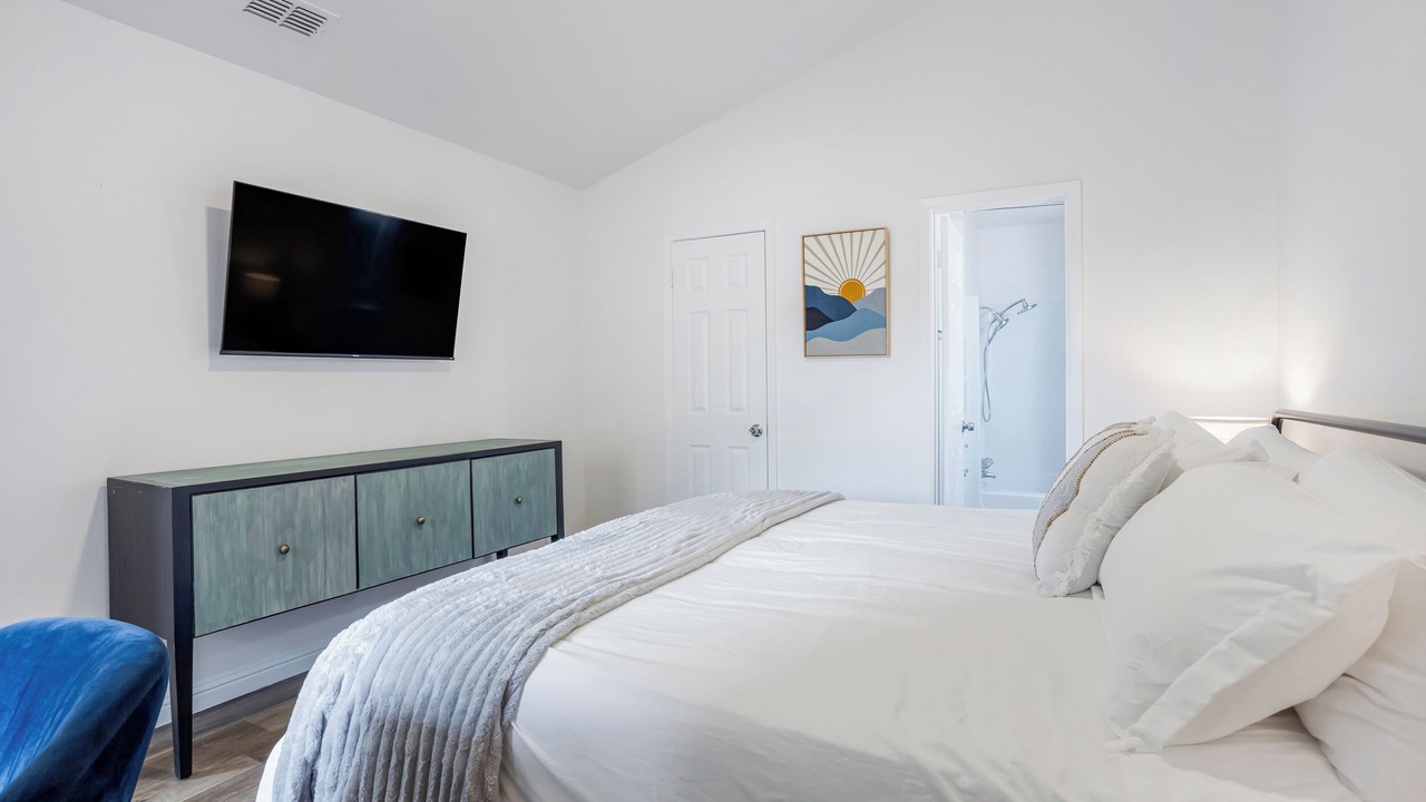Photo of Bedroom in McNeil