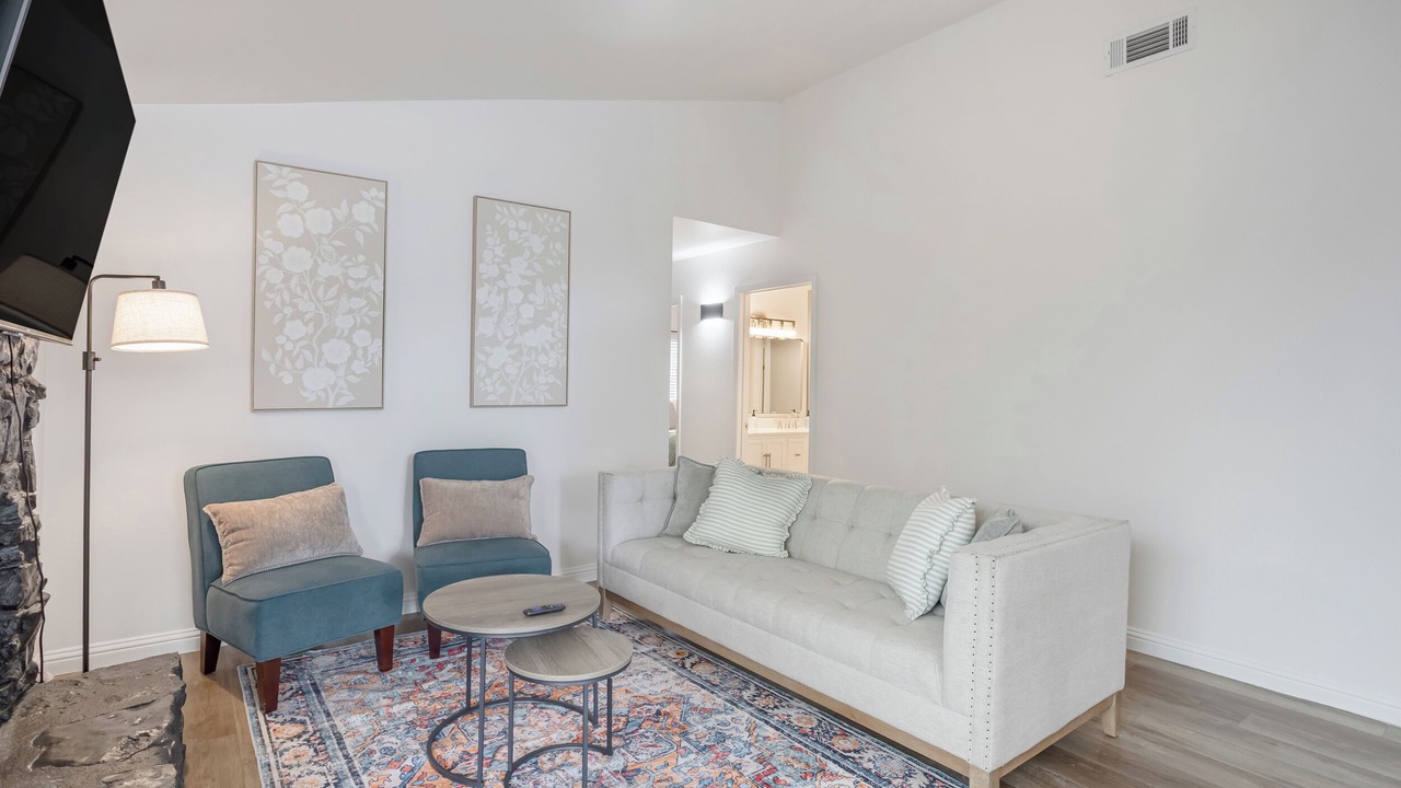 Photo of Livingroom in McNeil