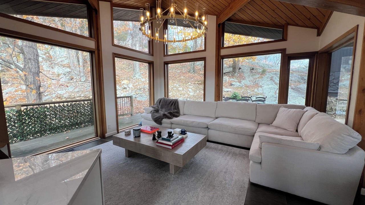 Photo of Livingroom in Mahwah