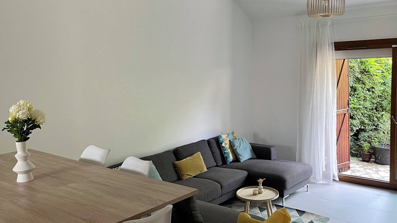 Photo of Livingroom in Cergy