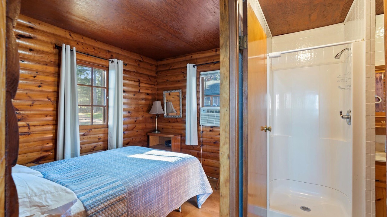 Photo of Bedroom in Emily