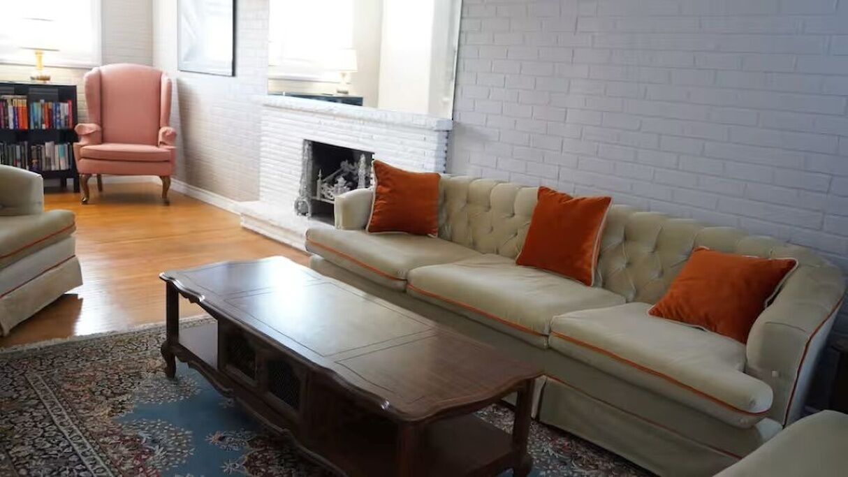 Photo of Livingroom in Newtonbrook