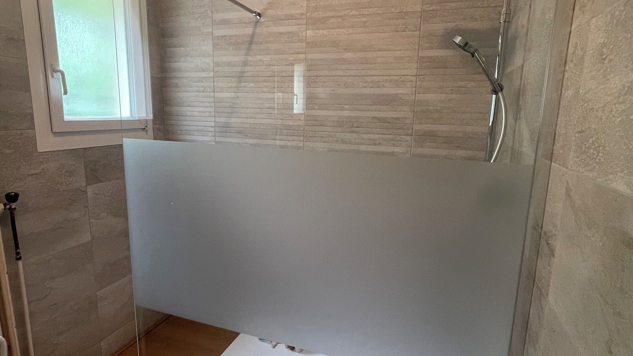 Photo of Bathroom in Pragondran