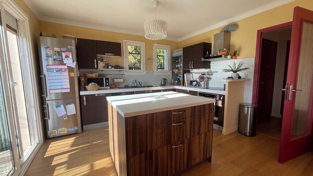 Photo of Kitchen in Pragondran