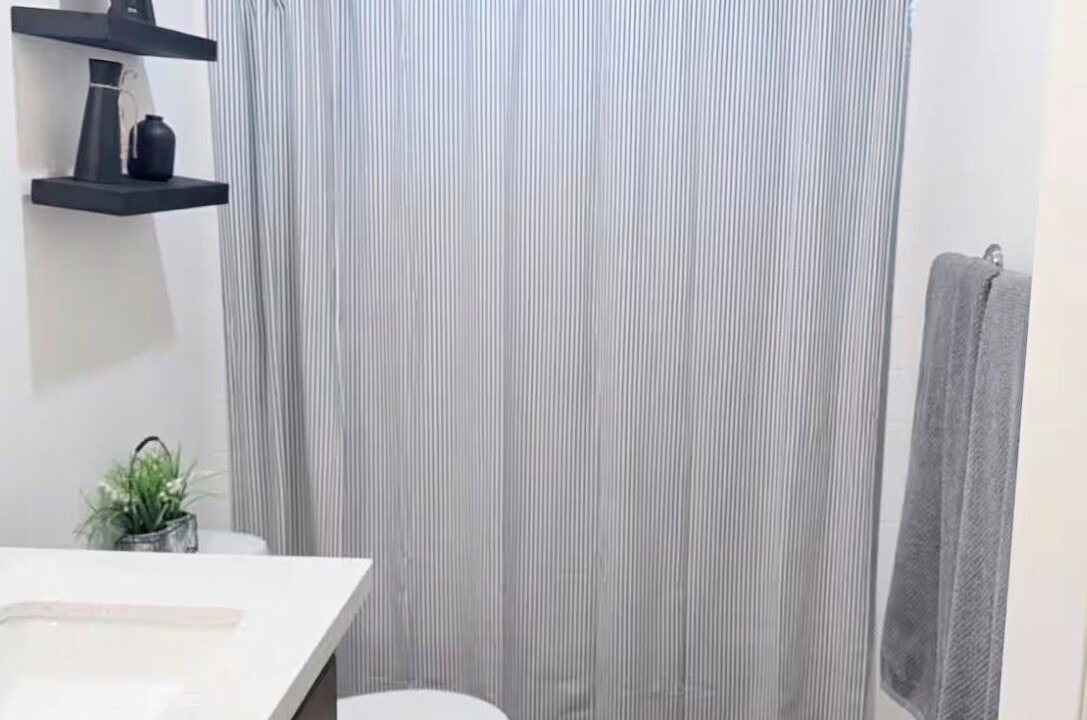 Photo of Bathroom in Tehachapi