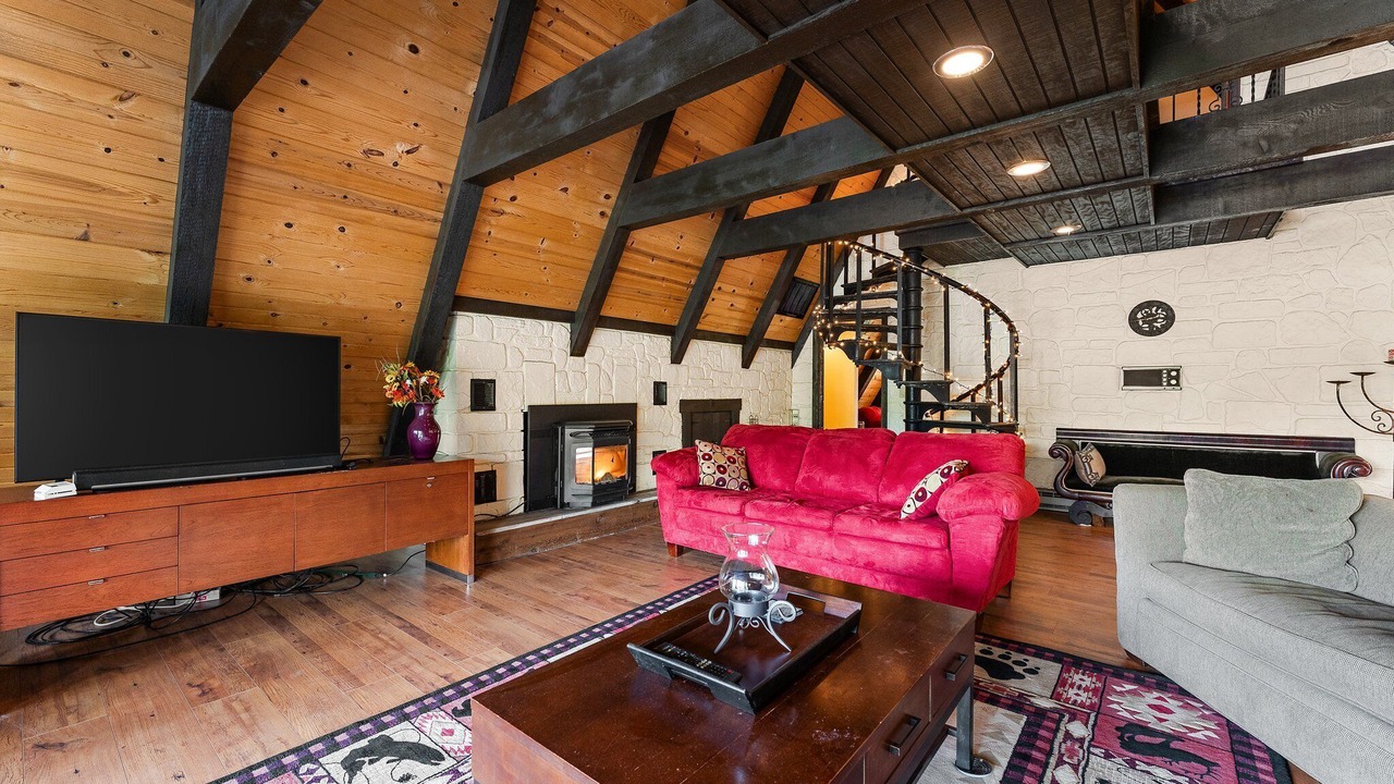 Photo of Livingroom in Thayer