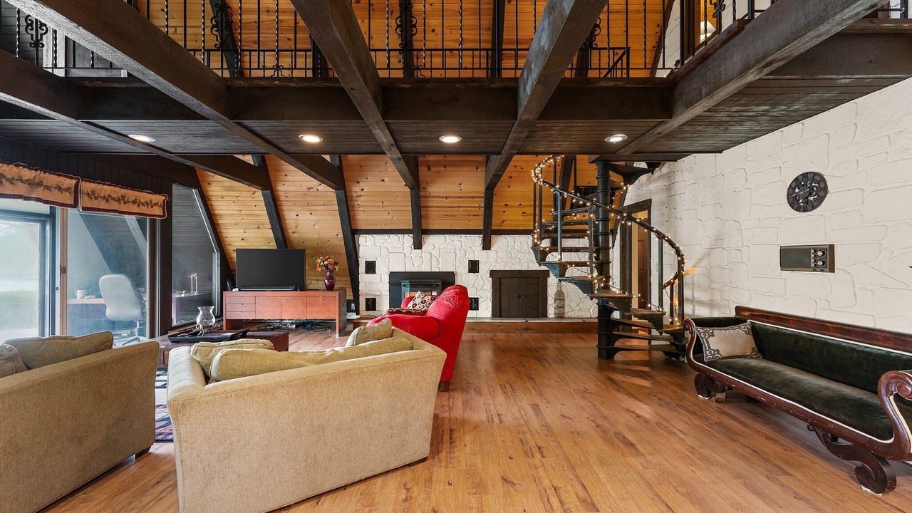 Photo of Livingroom in Thayer