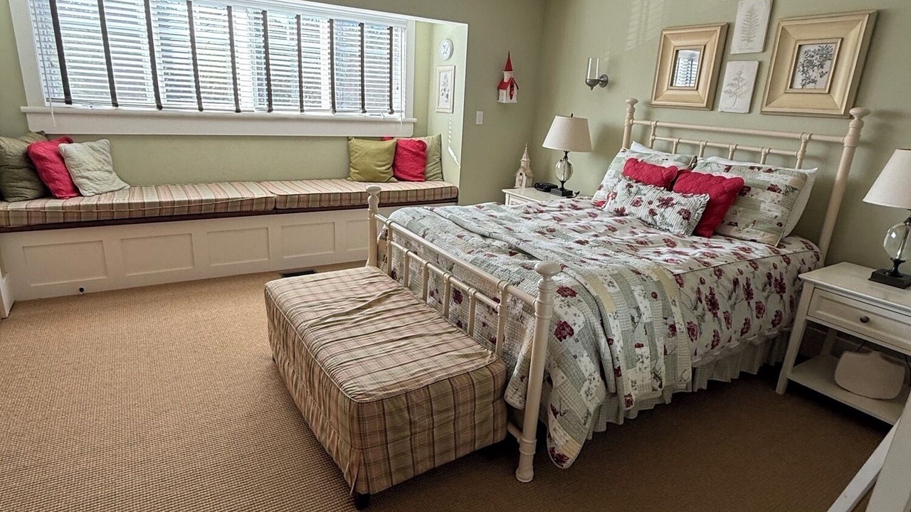 Photo of Bedroom in Baysville