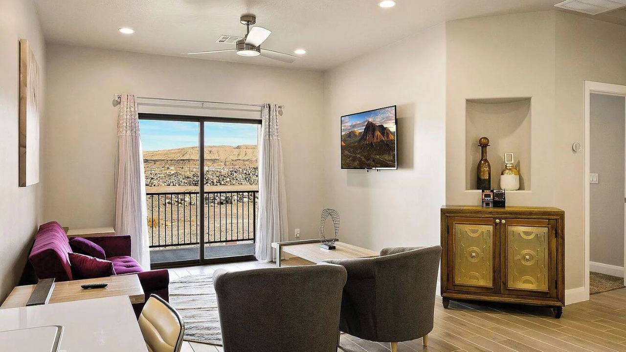 Photo of Livingroom in Hurricane