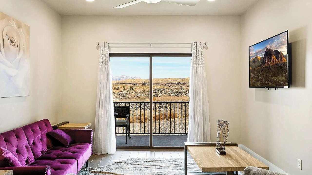 Photo of Livingroom in Hurricane