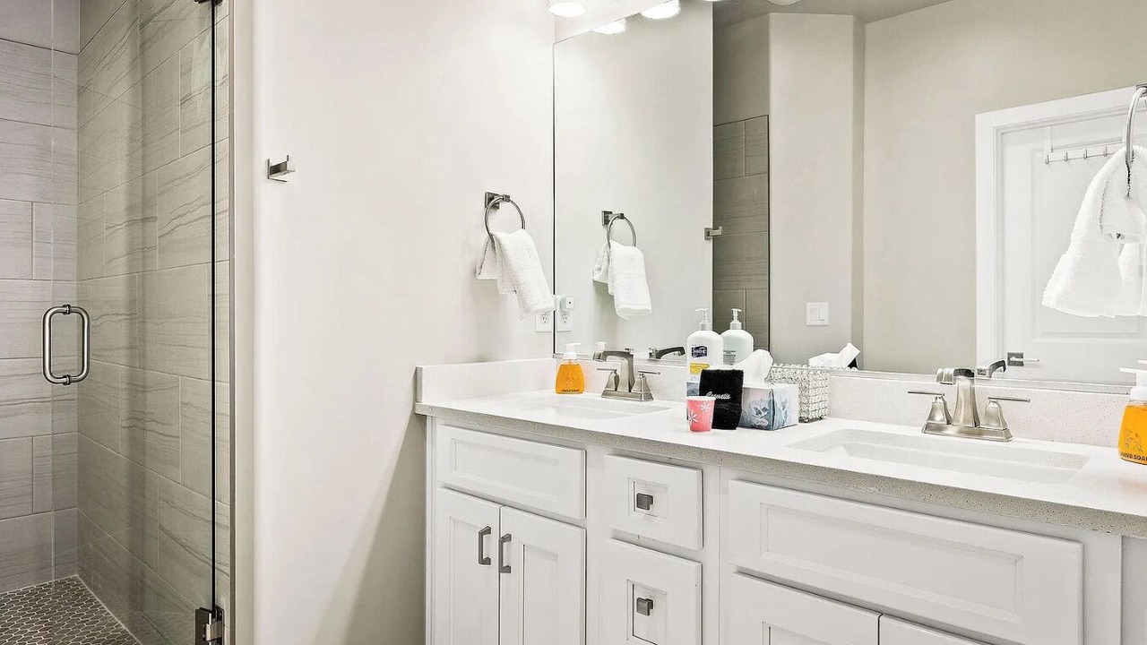 Photo of Bathroom in Hurricane