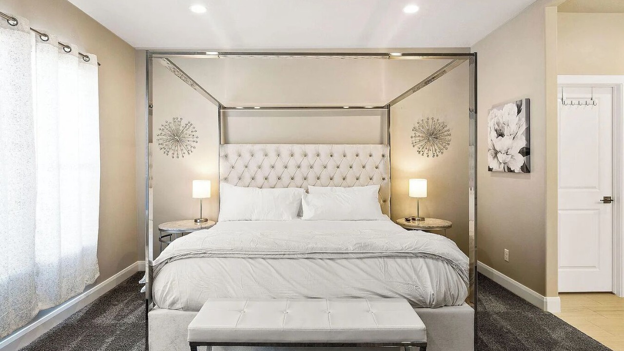 Photo of Bedroom in Hurricane