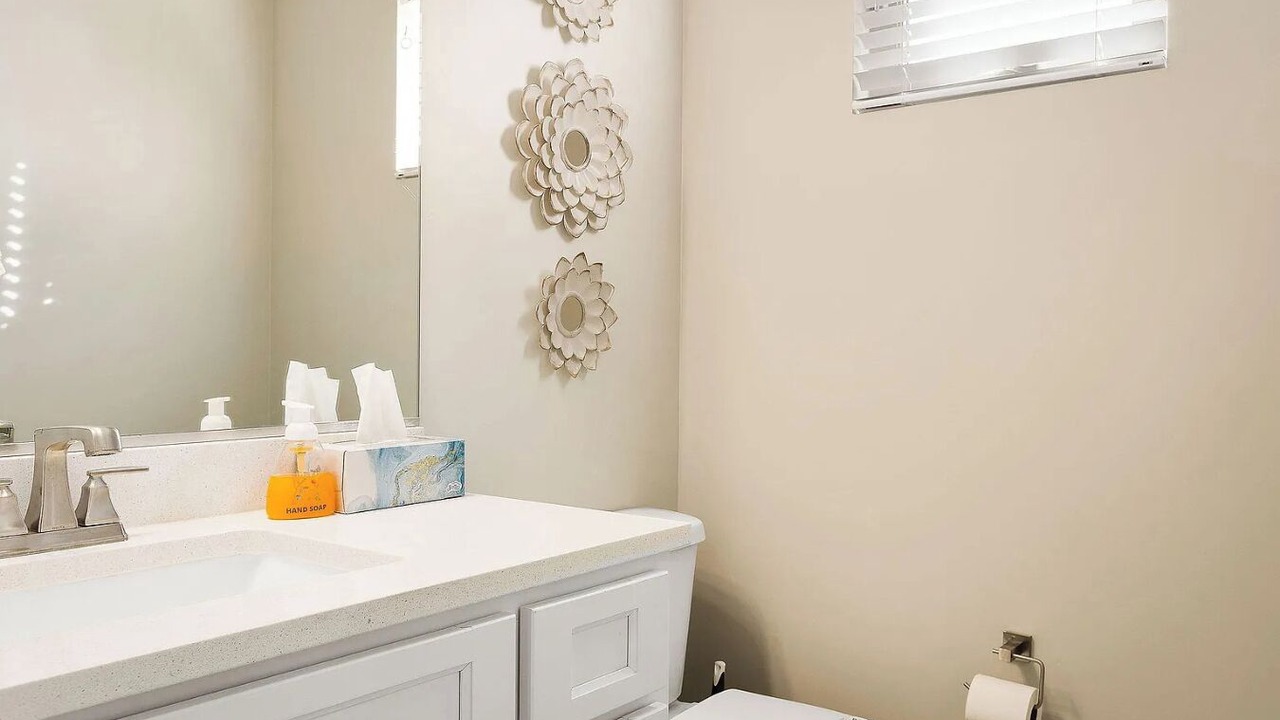 Photo of Bathroom in Hurricane