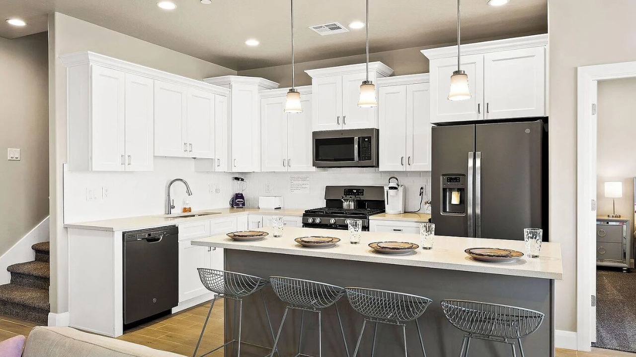 Photo of Kitchen in Hurricane