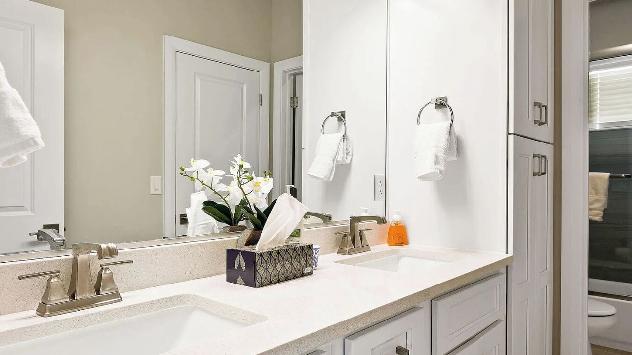 Photo of Bathroom in Hurricane