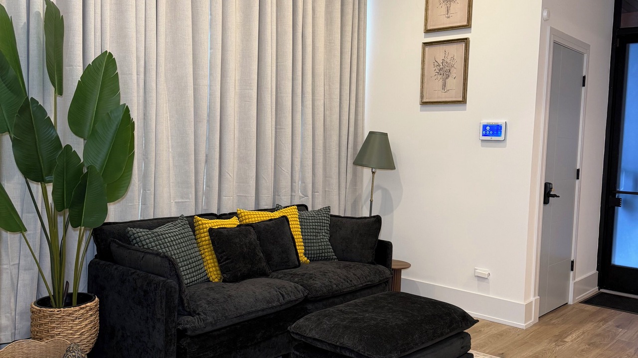 Photo of Livingroom in Ravenswood
