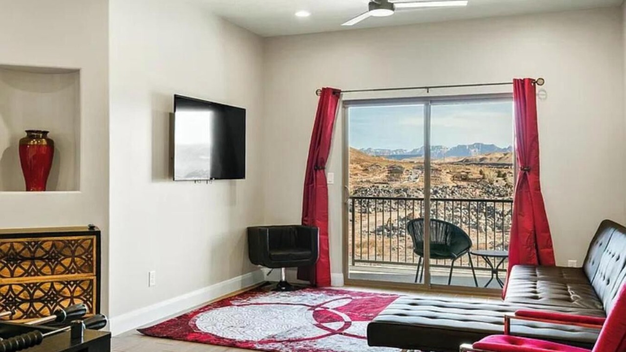 Photo of Livingroom in Hurricane