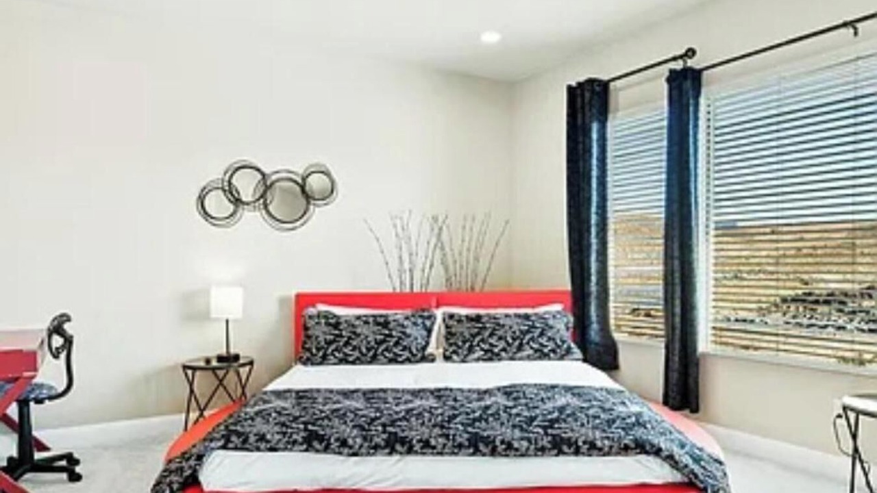 Photo of Bedroom in Hurricane