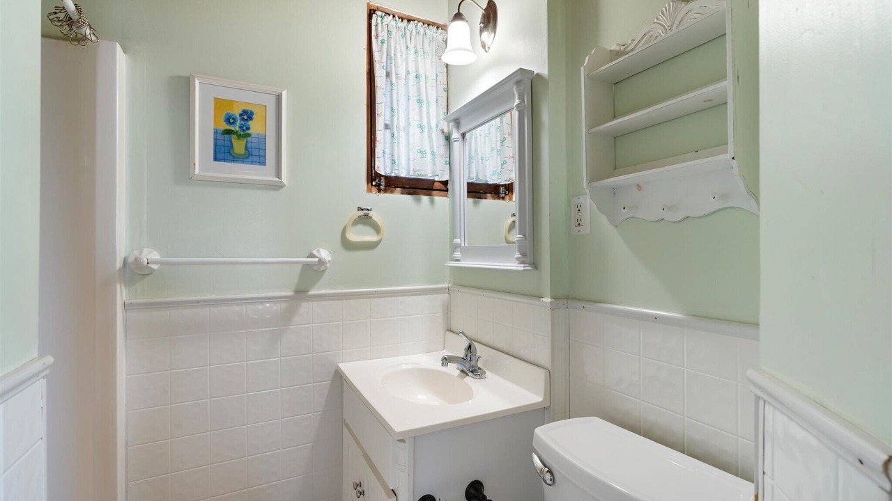 Photo of Bathroom in Emily