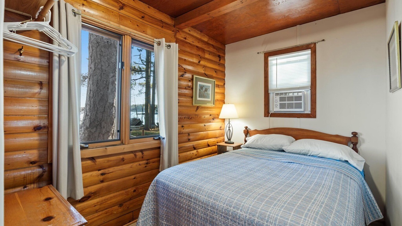 Photo of Bedroom in Emily