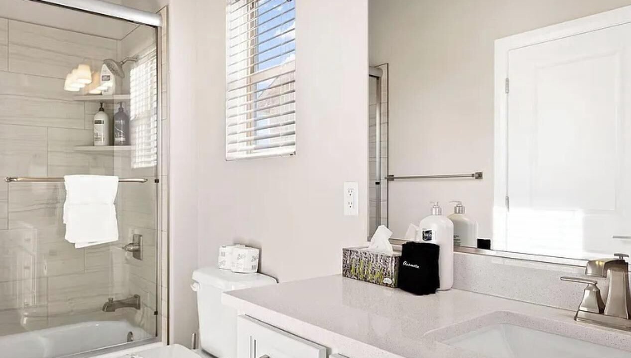 Photo of Bathroom in Hurricane