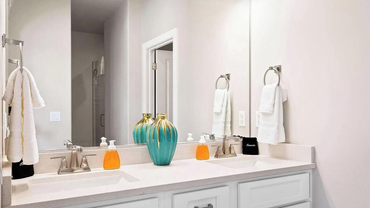 Photo of Bathroom in Hurricane