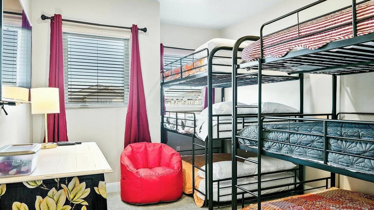 Photo of Bedroom in Hurricane
