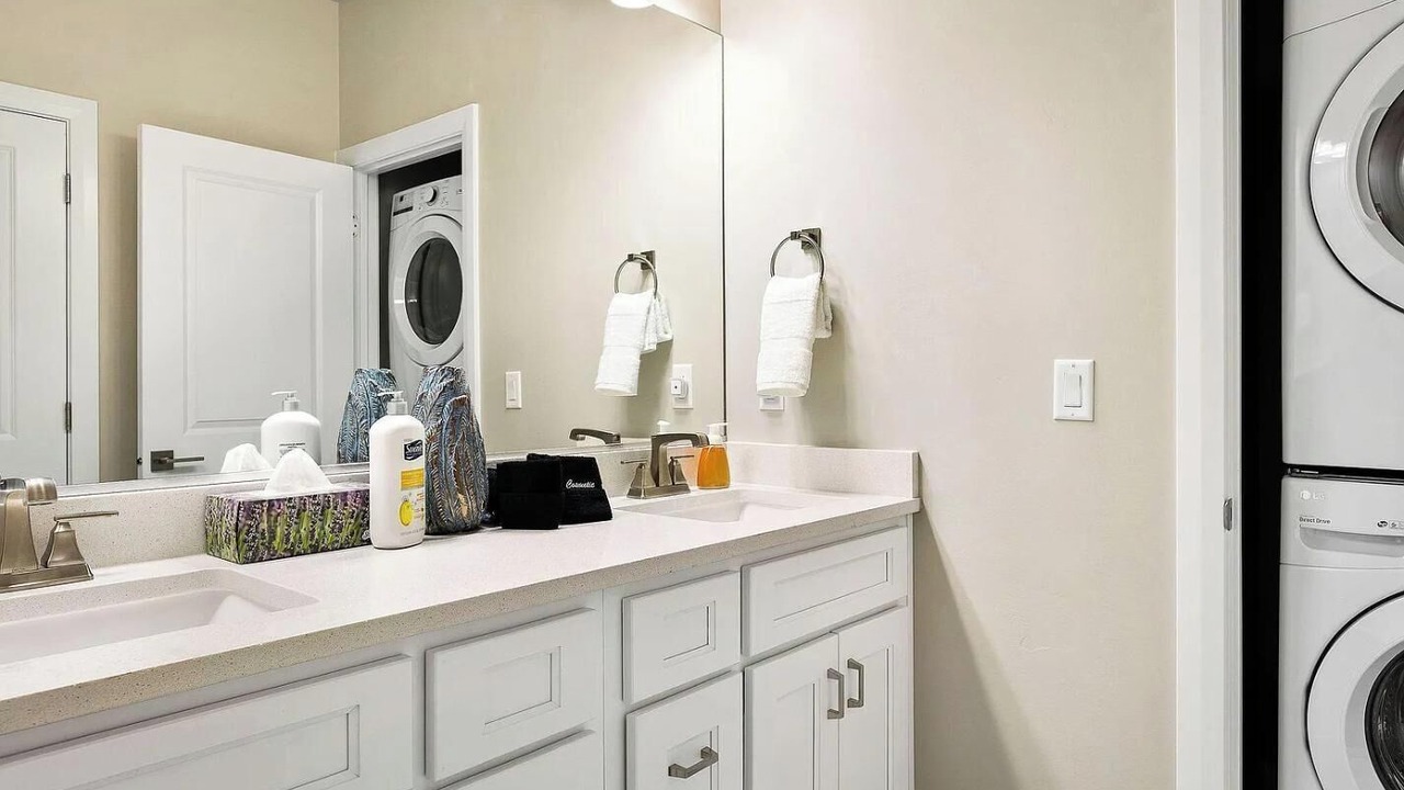 Photo of Bathroom in Hurricane