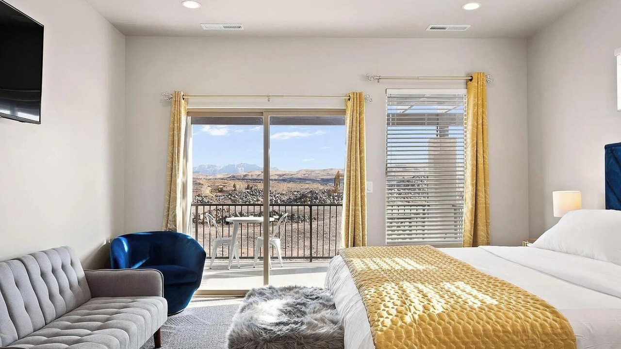 Photo of Bedroom in Hurricane