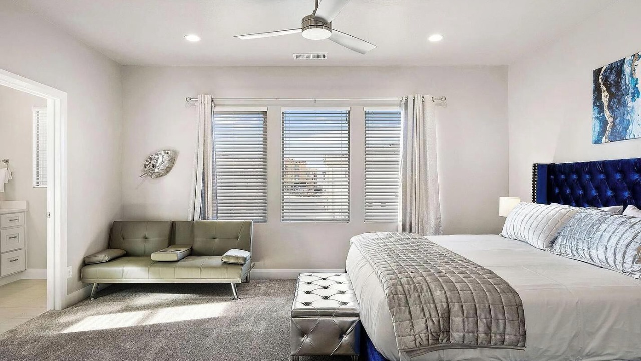 Photo of Bedroom in Hurricane