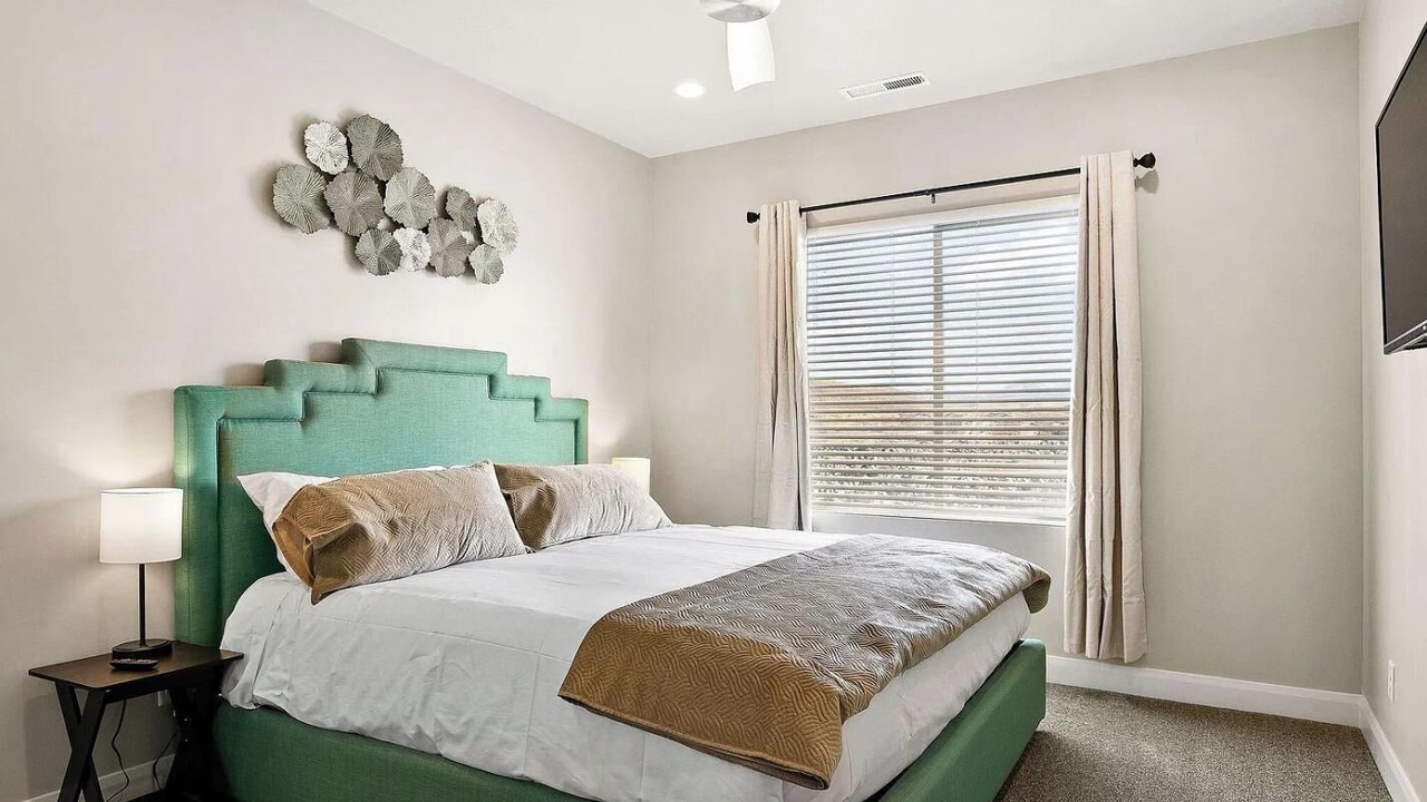 Photo of Bedroom in Hurricane