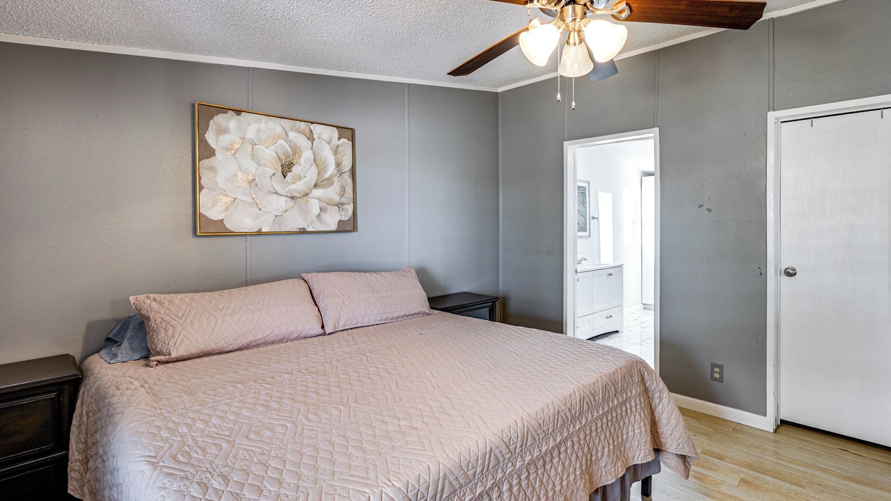 Photo of Bedroom in Biggs Field