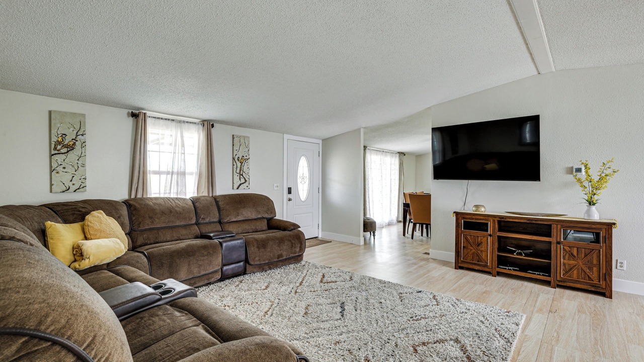 Photo of Livingroom in Biggs Field