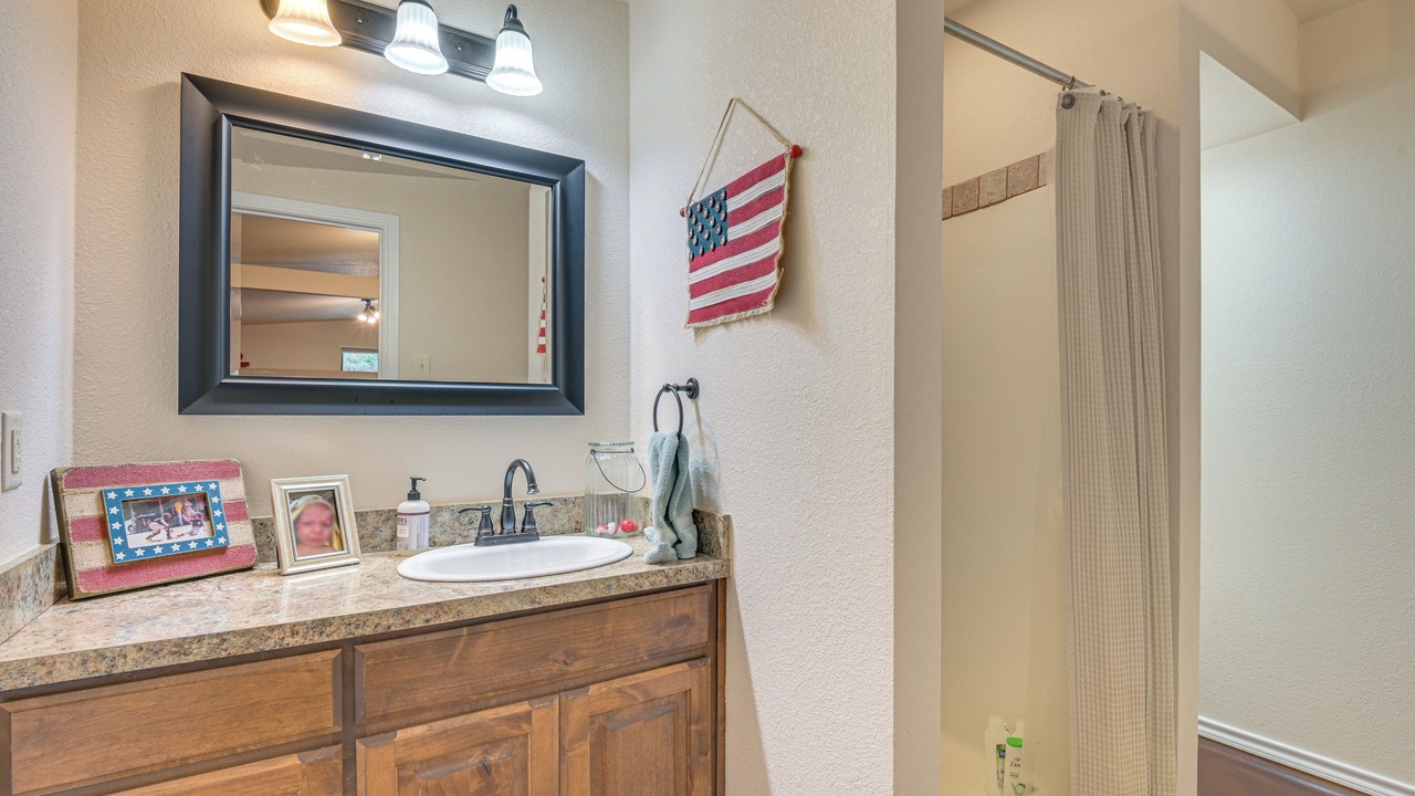 Photo of Bathroom in Graford