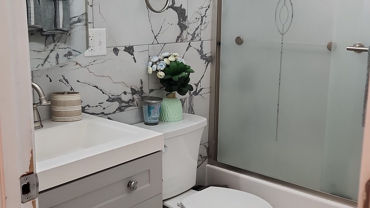Photo of Bathroom in Rogers Park