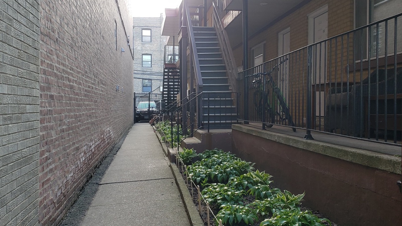 Photo of Outdoor in Rogers Park
