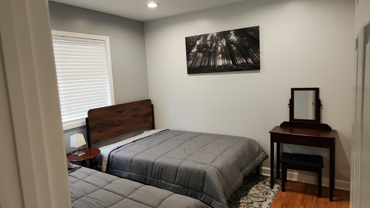 Photo of Bedroom in Rogers Park