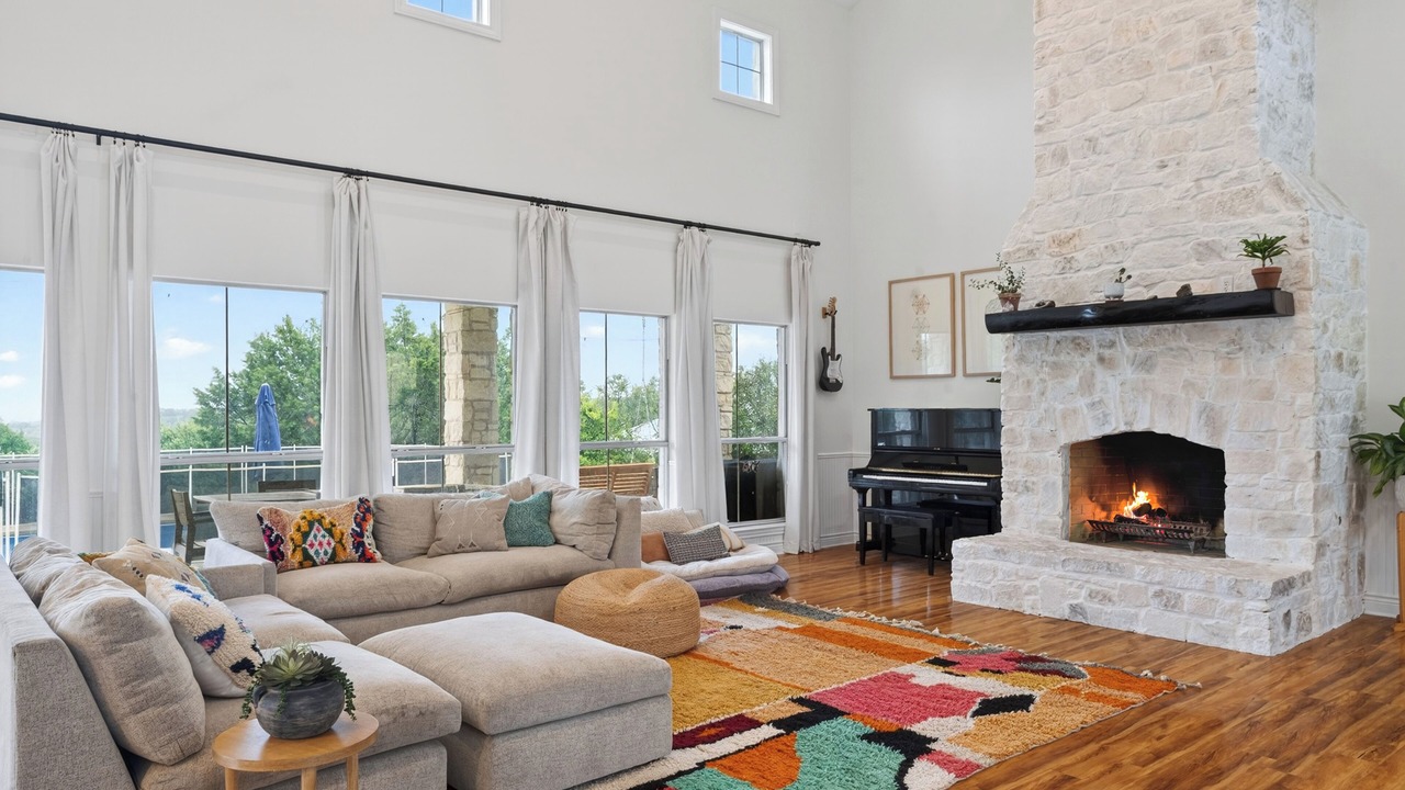 Photo of Livingroom in Dripping Springs