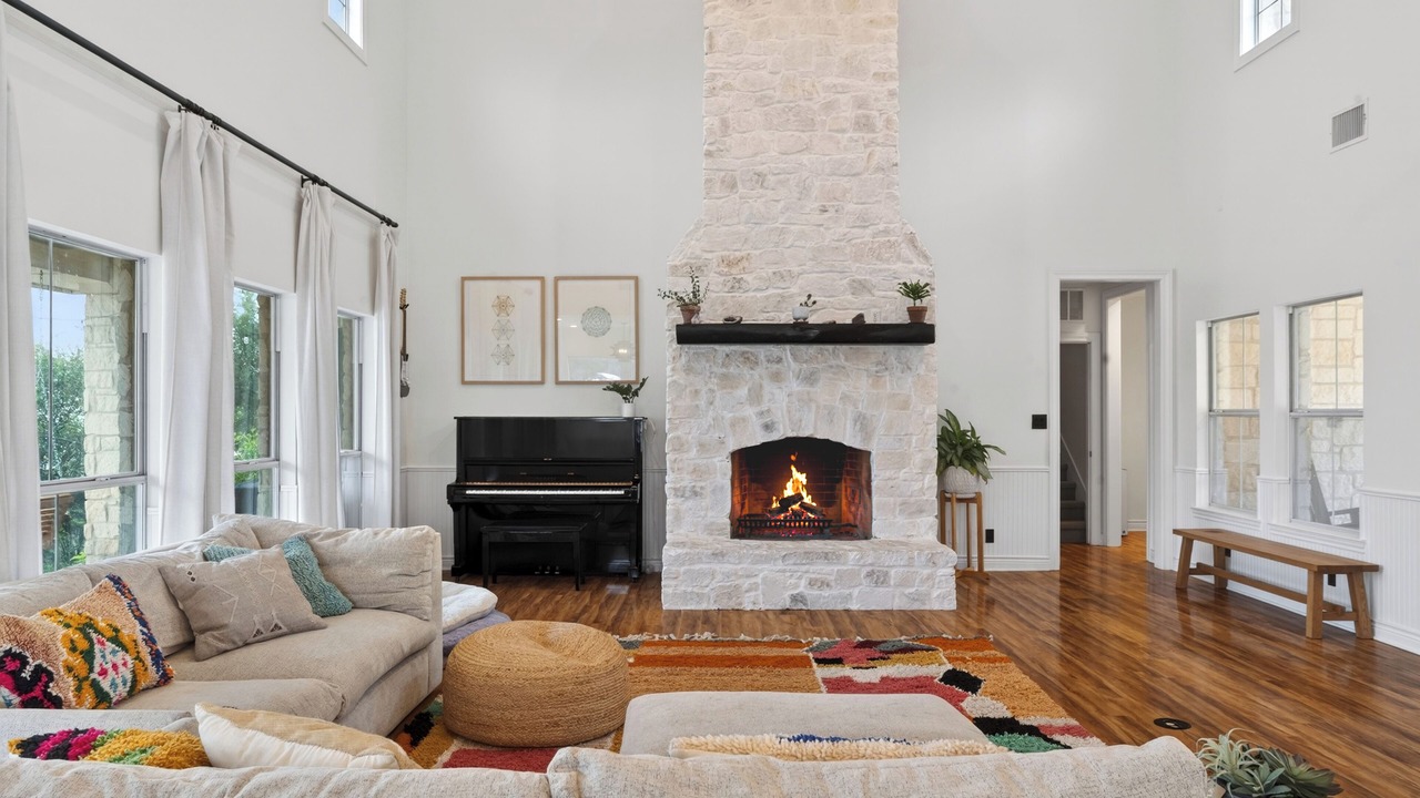 Photo of Livingroom in Dripping Springs