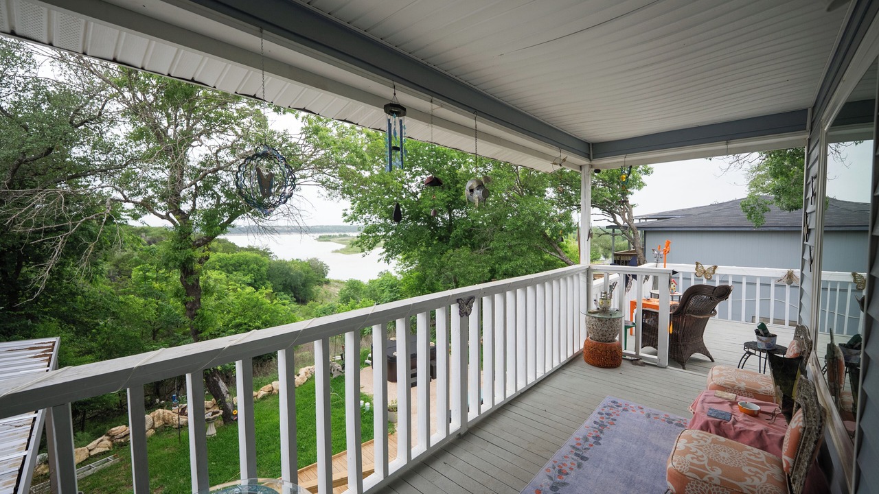 Photo of Patio Balcony in Temple