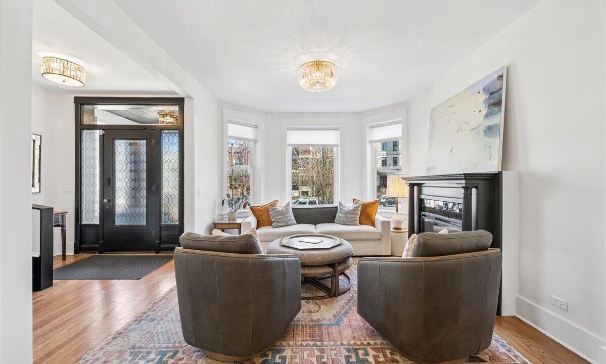 Photo of Livingroom in Ravenswood