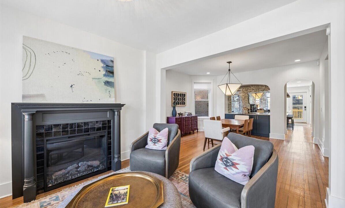 Photo of Livingroom in Ravenswood