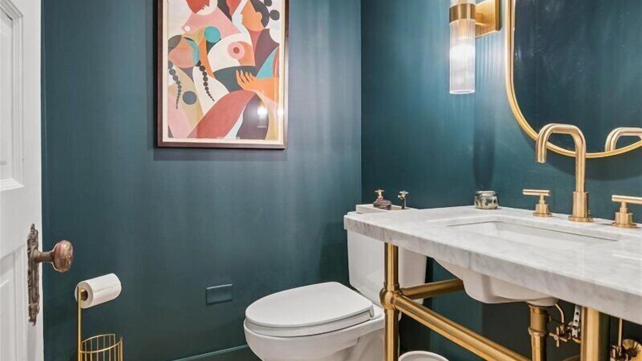 Photo of Bathroom in Ravenswood
