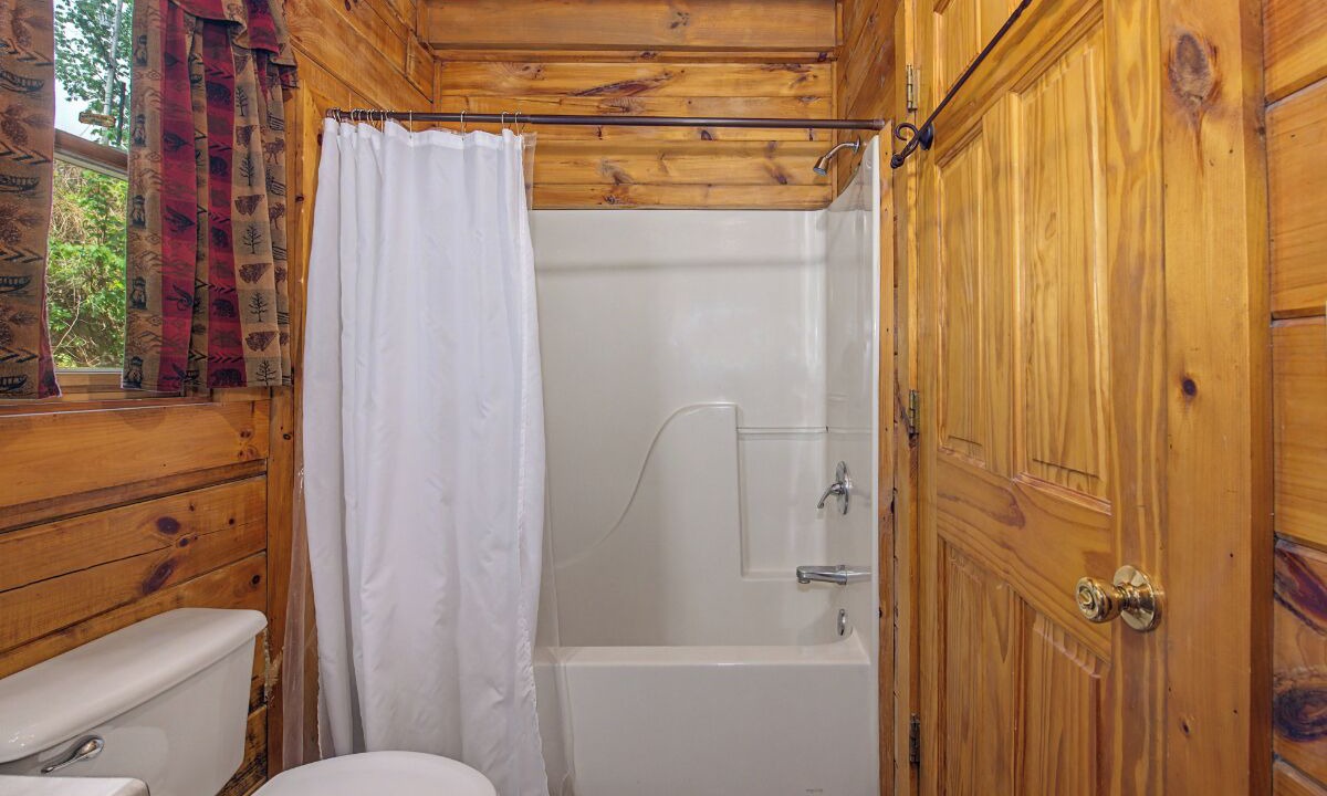 Photo of Bathroom in Gatlinburg - Pigeon Forge