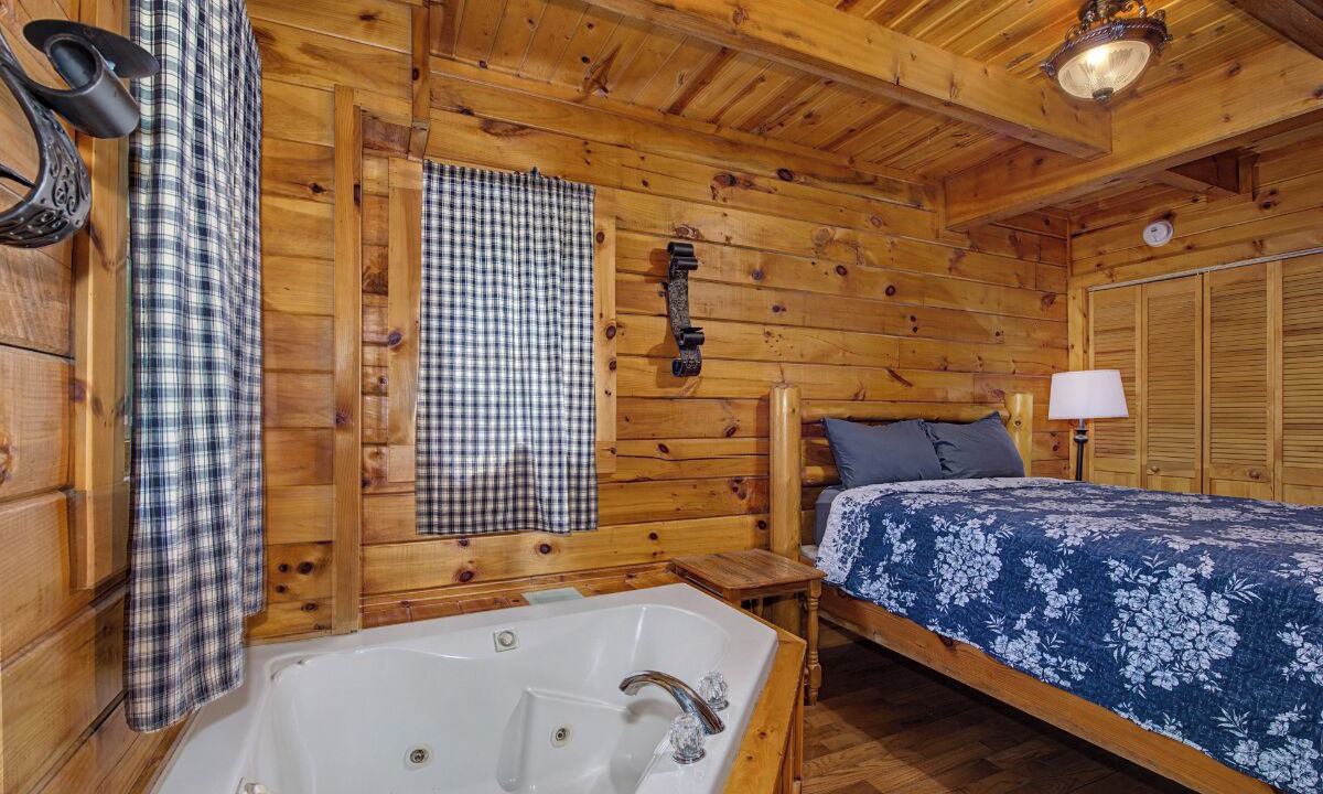 Photo of Bedroom in Gatlinburg - Pigeon Forge