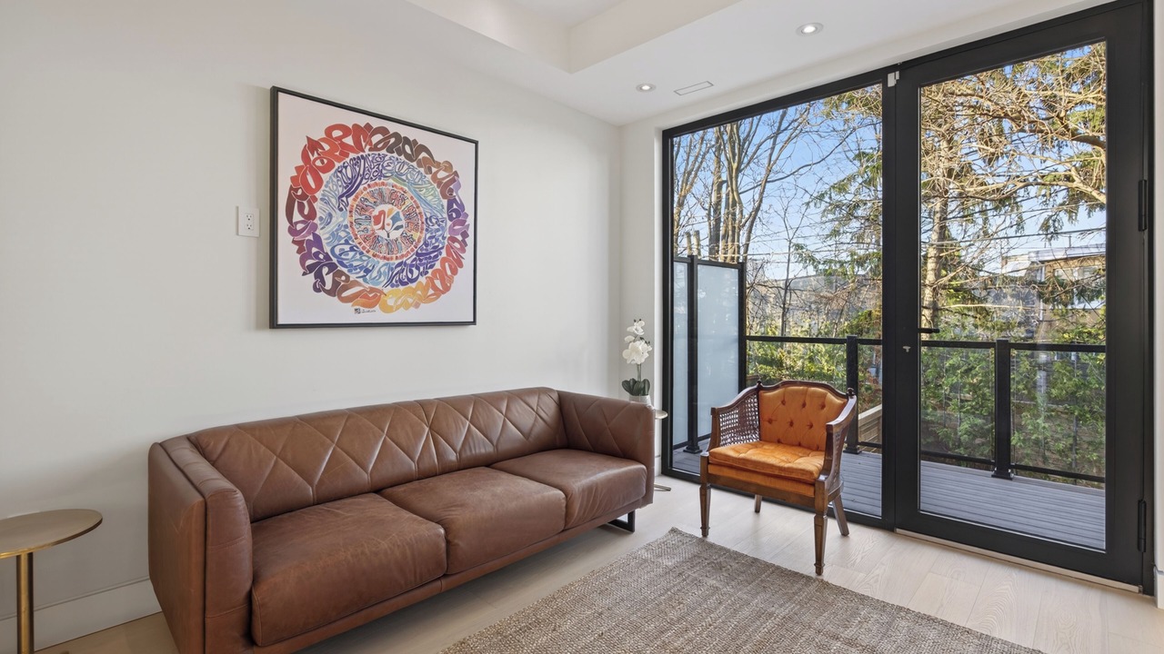 Photo of Livingroom in East York