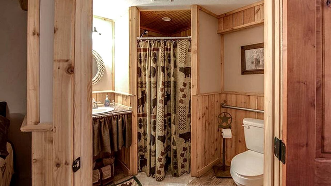 Photo of Bathroom in Carmine