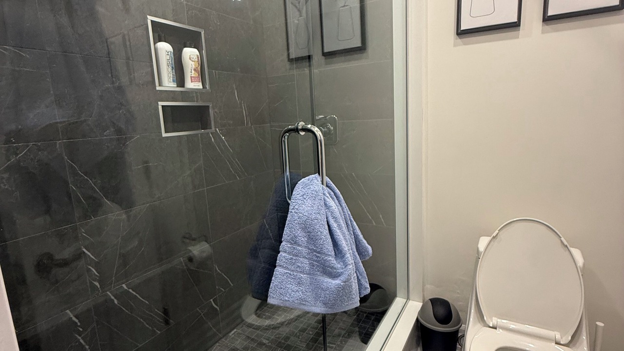 Photo of Bathroom in Niagara Falls