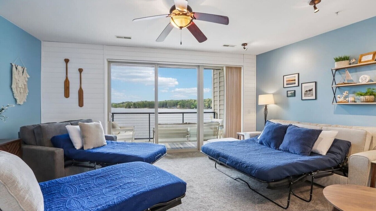 Photo of Livingroom in Lake Delton